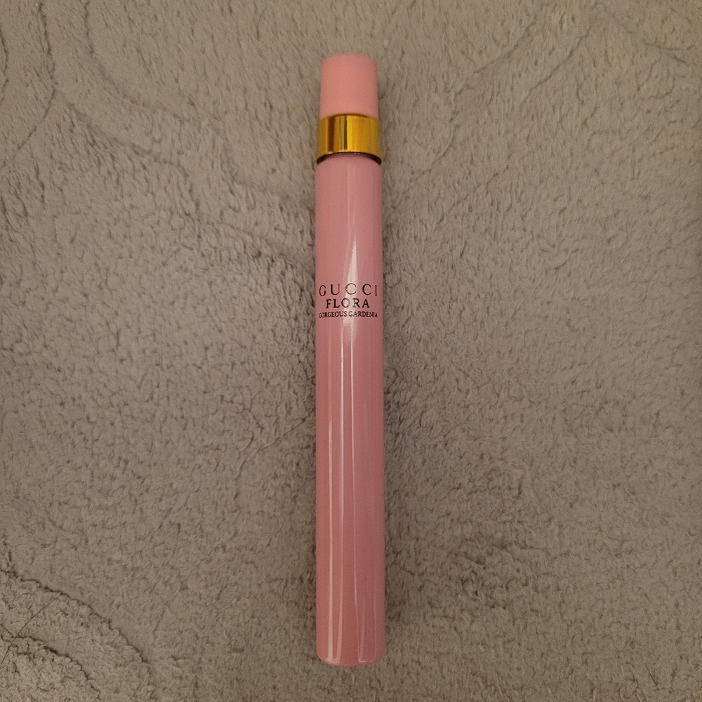 NWOT GUCCI Gardenia